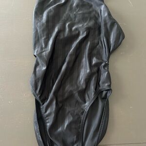 Yingfa Black One-Piece Swimsuit